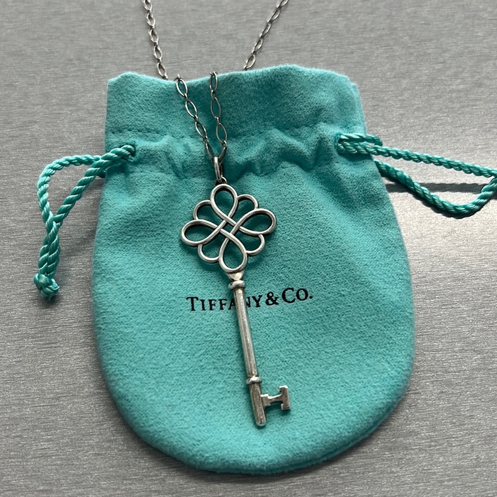 Rare Tiffany and co Open knot key and chain